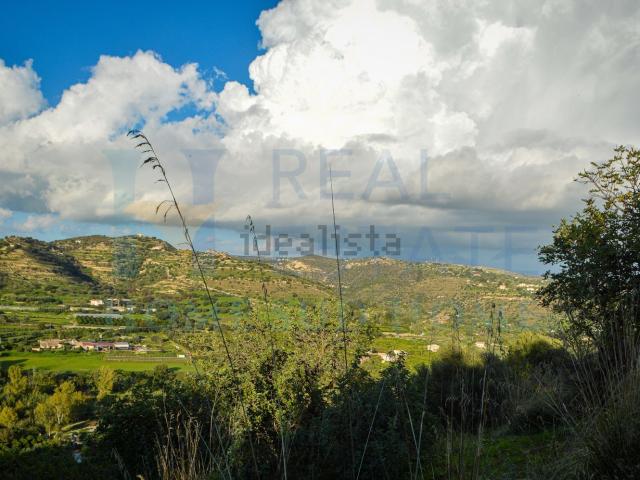 Terreno in vendita di 30000 m² in Via principale, 1