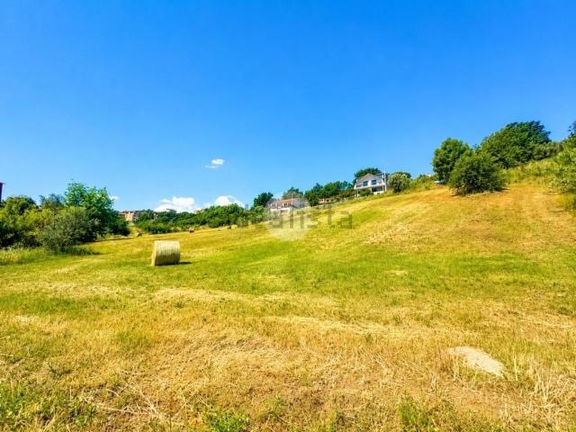 Terreno in vendita di 3000 m² in Via Taormina, 4
