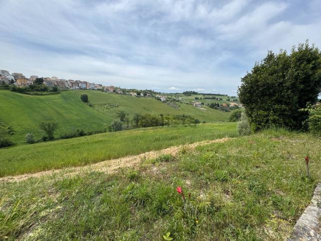Terreno in vendita di 3000 m² in Via Italia