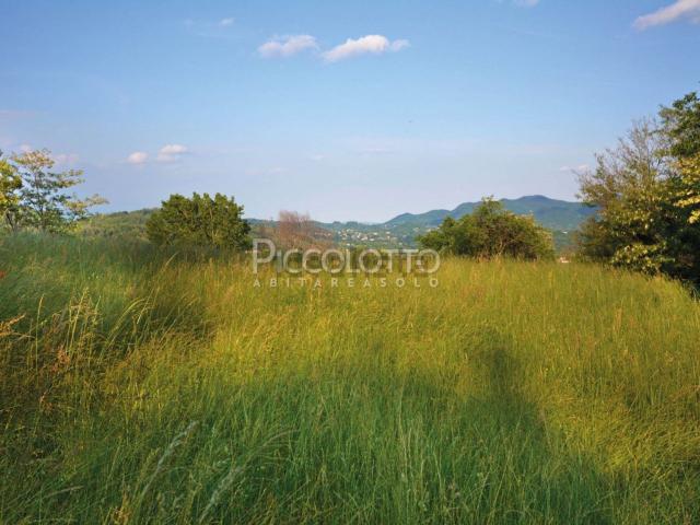 Terreno in vendita di 3000 m² in Via Roma