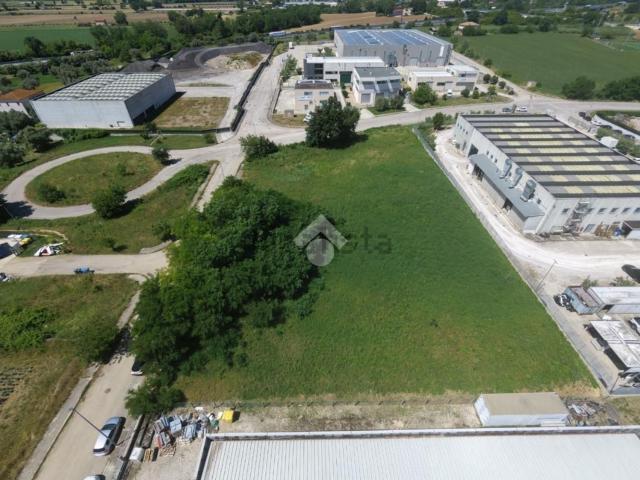 Terreno in vendita di 3000 m²