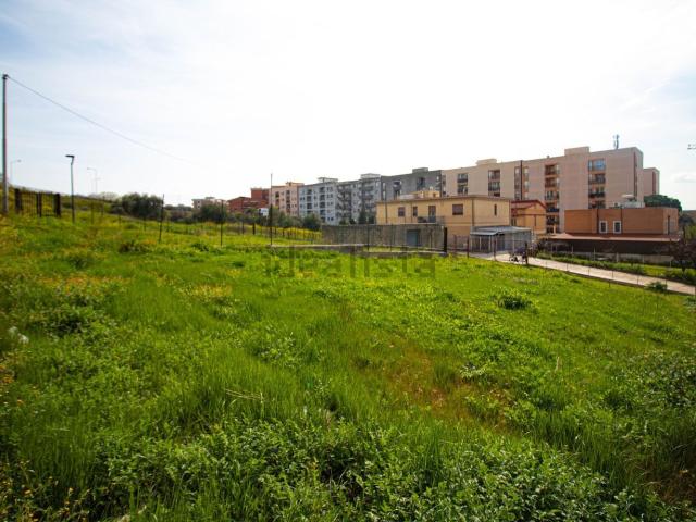 Terreno in vendita di 300 m² in Via Luca Gaggioli