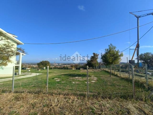 Terreno in vendita di 300 m² in Via Puglie, 41
