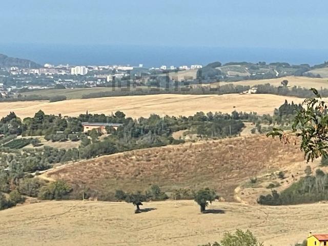 Terreno in vendita di 3100 m² in Strada Monteromanesco