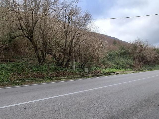 Terreno in vendita di 3120 m² in Via Campi, 10