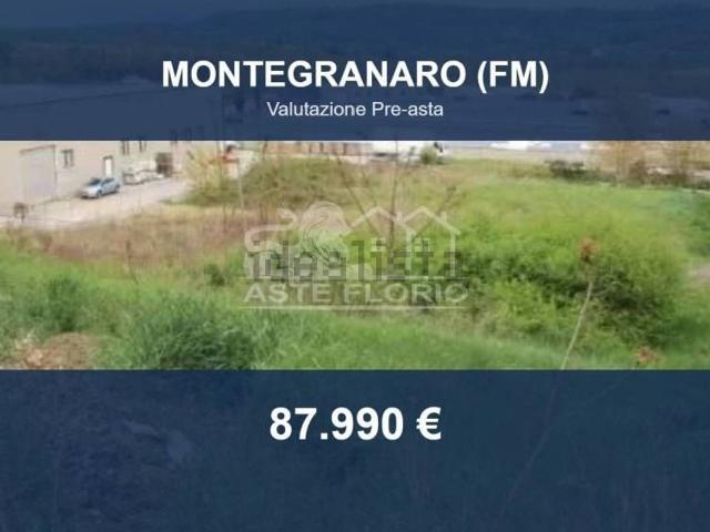 Terreno in vendita di 3200 m² in Via Dolomiti