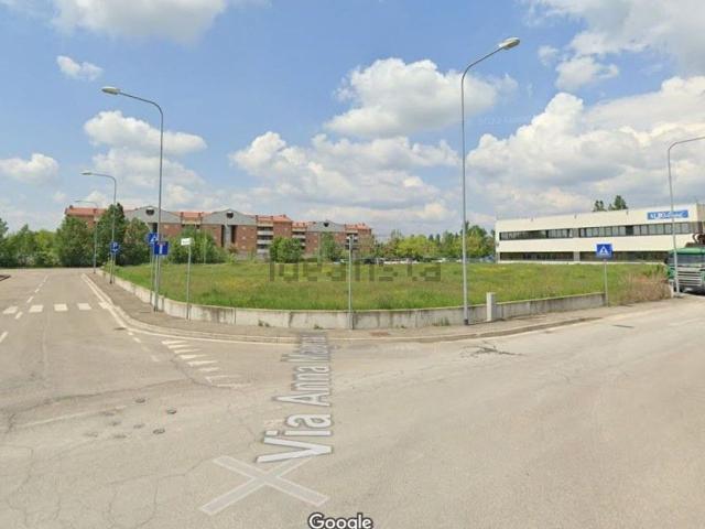 Terreno in vendita di 3226 m² in Via A. Marabini, 14