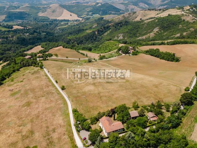 Terreno in vendita di 32297 m² in Via del Pilastrino, 11