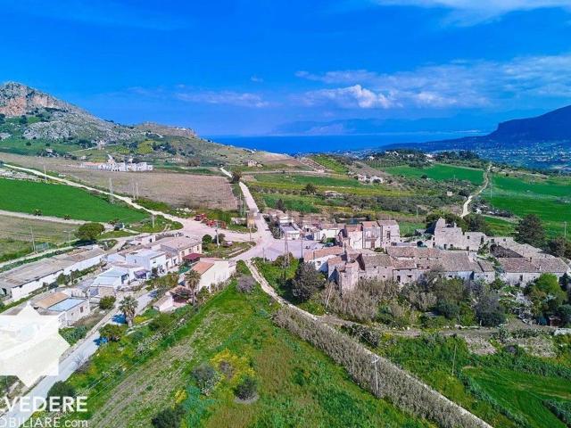 Terreno in vendita di 32300 m² in Contrada Castello Di Baida