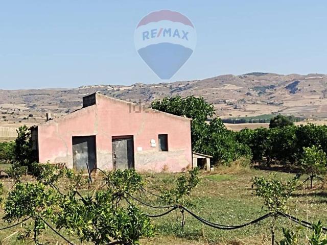 Terreno in vendita di 33000 m² in Via Santa Croce
