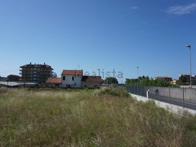 Terreno in vendita di 3300 m² in Via Braie, 151