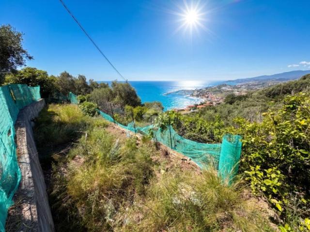 Terreno in vendita di 344 m² in Via Fossati