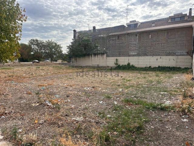 Terreno in vendita di 345 m² in Via Leonardo da Vinci