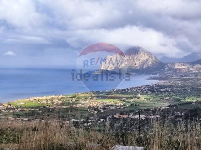 Terreno in vendita di 34000 m² in Via Erice