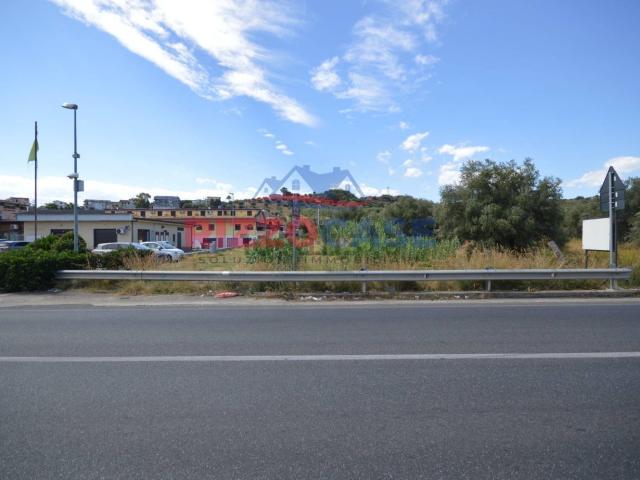 Terreno in vendita di 34020 m² in Strada Statale 106 Jonica