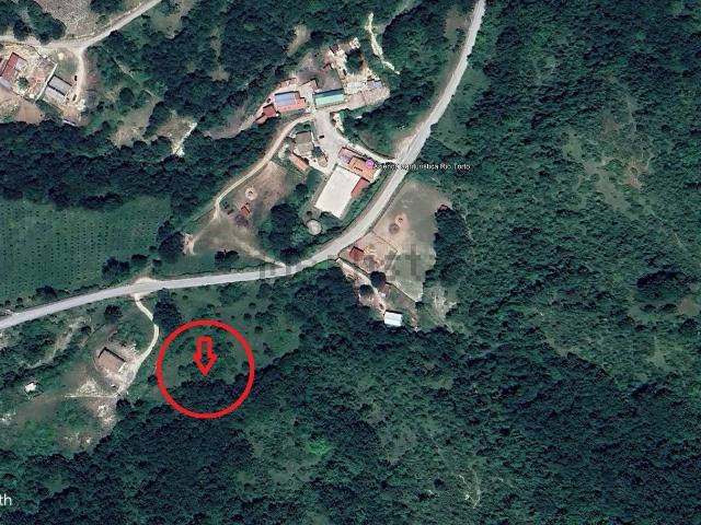 Terreno in vendita di 3430 m² in Via del Lago