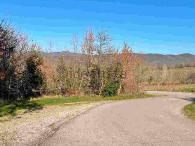 Terreno in vendita di 34322 m² in Via Senese