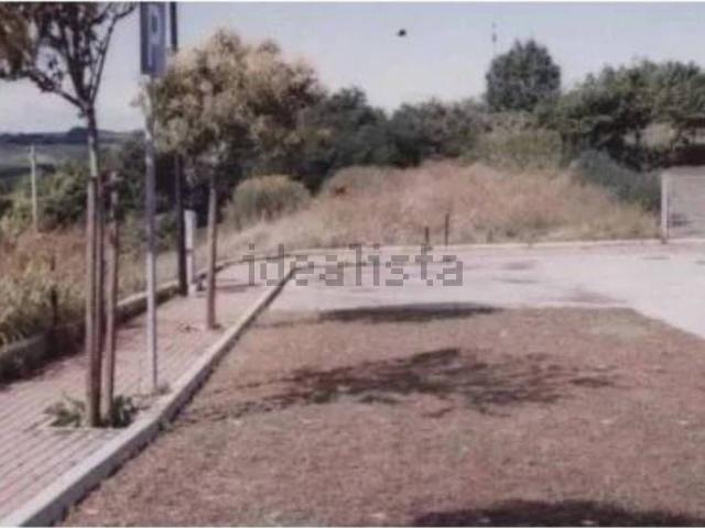 Terreno in vendita di 34365 m² in Via Montecipollino