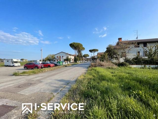Terreno in vendita di 3568 m² in Via Palmiro Togliatti