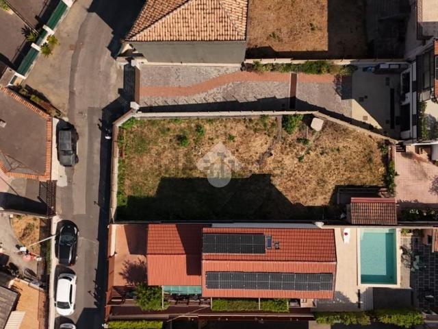 Terreno in vendita di 356 m² in Via Einaudi