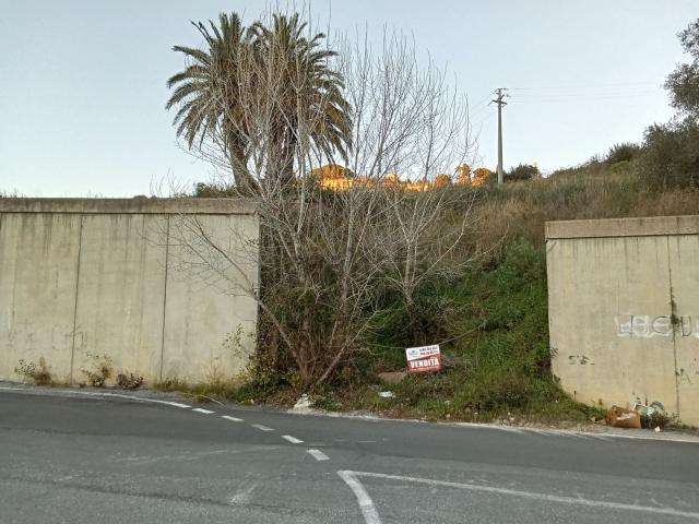 Terreno in vendita di 3500 m² in Via Frantoi e Canai