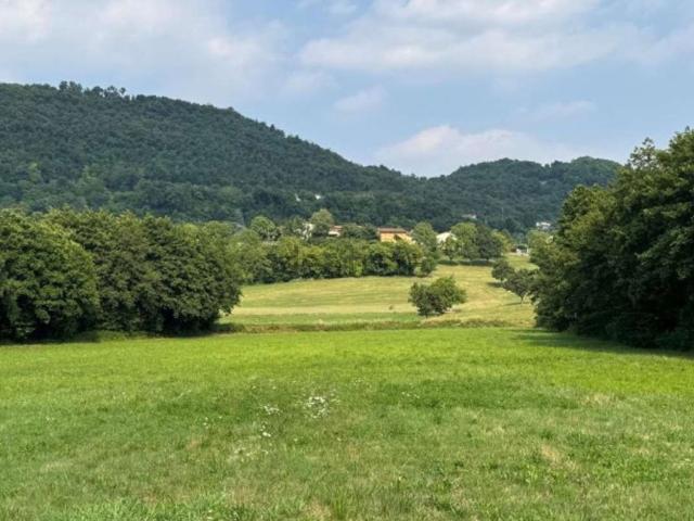 Terreno in vendita di 3500 m² in Via Regina Pacis