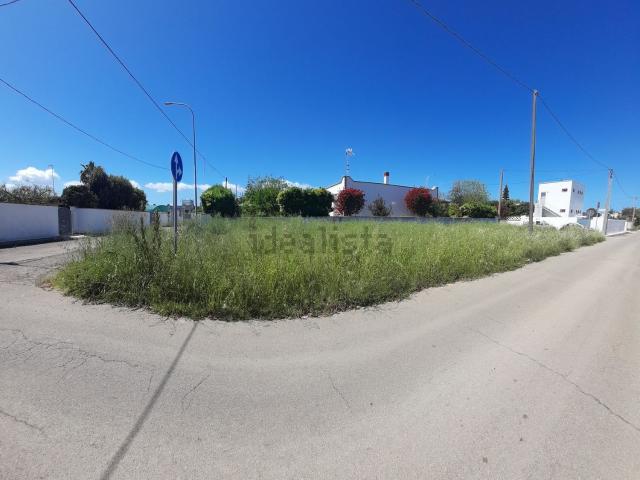 Terreno in vendita di 350 m² in Via Azzurra angolo via Andrea Doria