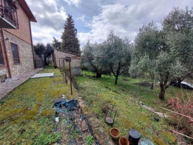 Terreno in vendita di 3658 m² in Via Torri del Fornello