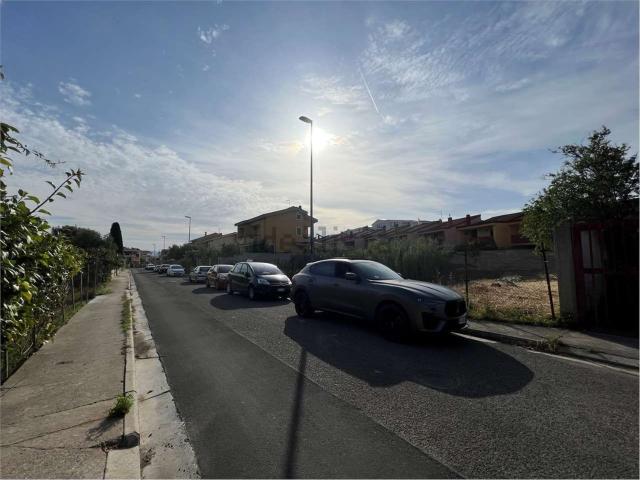 Terreno in vendita di 368 m² in Via della Libertà, 56