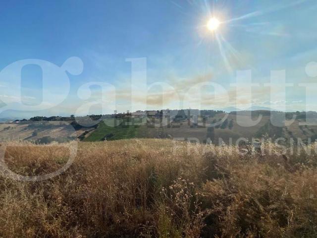Terreno in vendita di 36000 m² in Contrada Padune