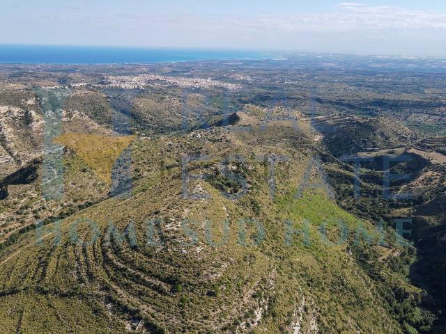 Terreno in vendita di 370000 m² in Via Tommaso Fazello, 228