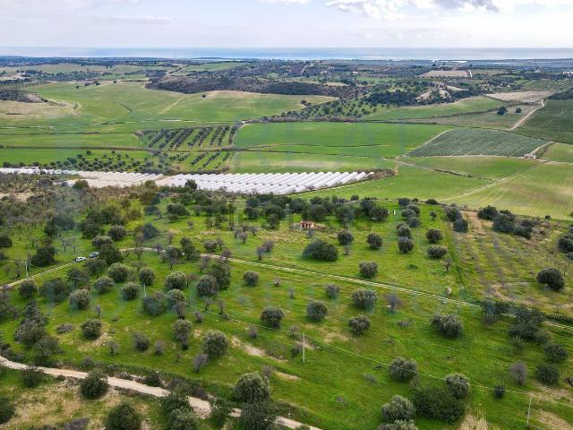 Terreno in vendita di 37000 m² in Via Tommaso Fazello, 228