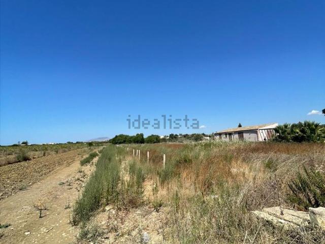 Terreno in vendita di 3728 m²