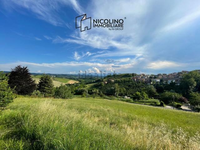 Terreno in vendita di 3864 m² in Via Fracchia