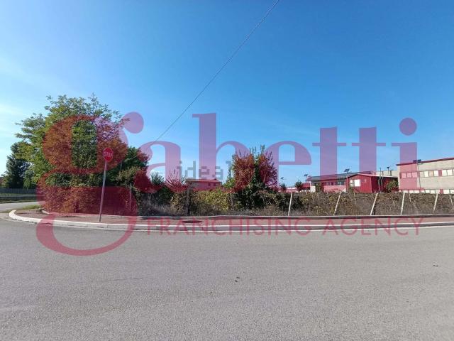 Terreno in vendita di 3800 m² in Strada Provinciale 73