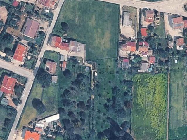 Terreno in vendita di 4067 m² in Via Enrico Toti