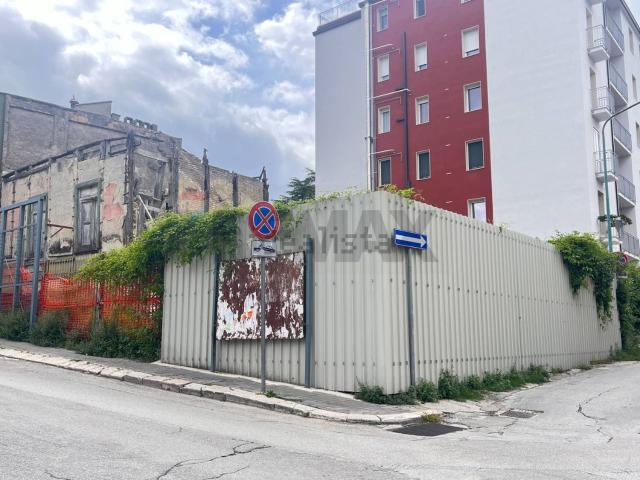 Terreno in vendita di 409 m² in Via Monforte