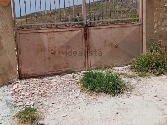 Terreno in vendita di 4000 m² in Contrada Caliato