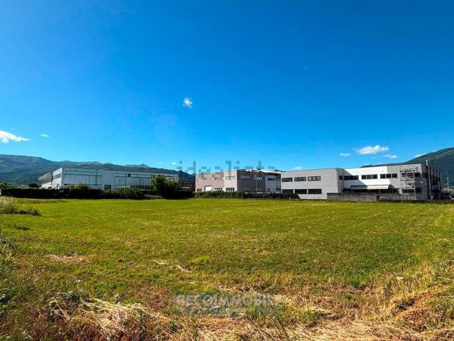 Terreno in vendita di 4000 m² in Via Zona Industriale