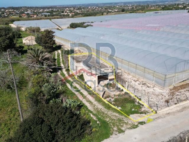 Terreno in vendita di 4000 m² in Via del Sedano