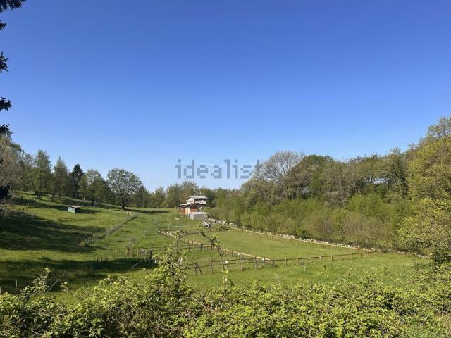Terreno in vendita di 4000 m² in Via Monte Comun