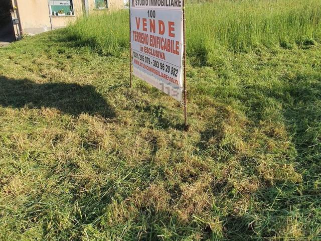 Terreno in vendita di 400 m² in Piazza Innocenzo Manzetti
