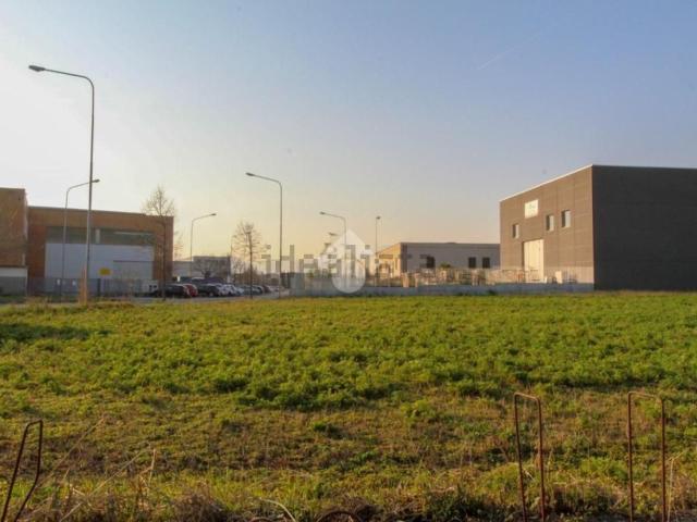 Terreno in vendita di 41500 m² in Via dell&apos Industria