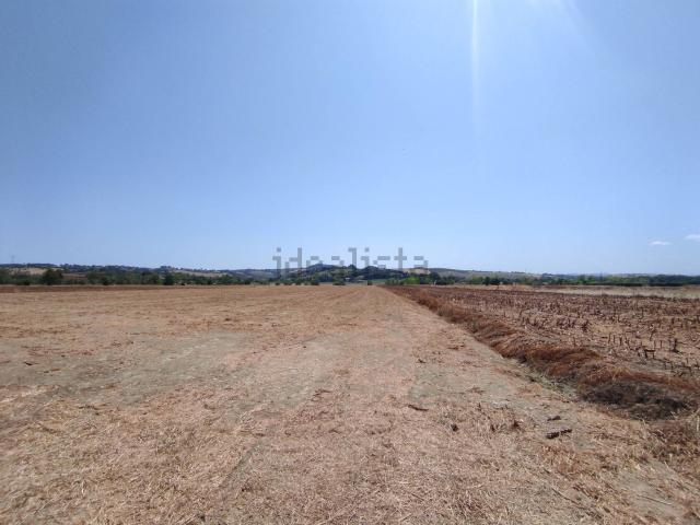 Terreno in vendita di 41648 m² in Via Gambadoro