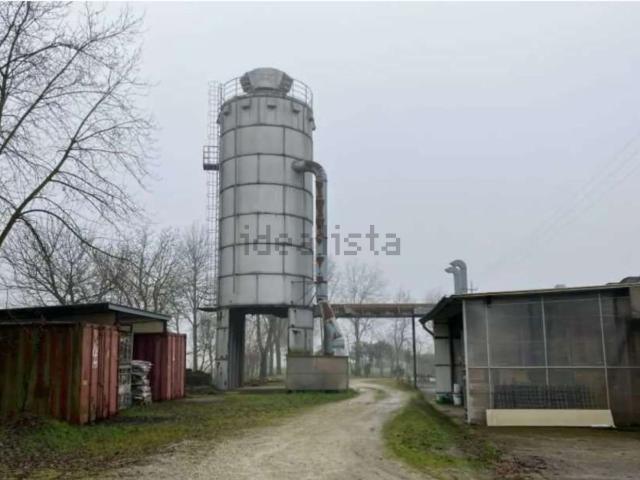 Terreno in vendita di 4195 m² in Via Montello