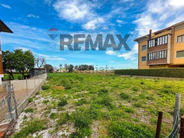 Terreno in vendita di 425 m² in Via Maccanino