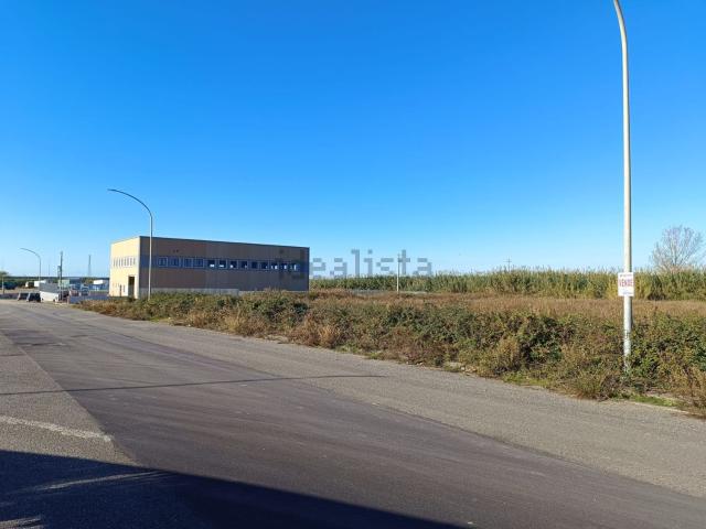 Terreno in vendita di 4340 m² in Contrada Rotoli