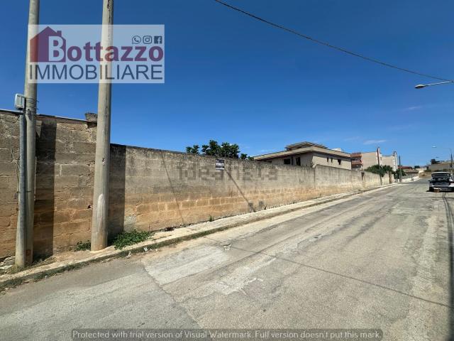 Terreno in vendita di 437 m² in Via Pasubio, 48