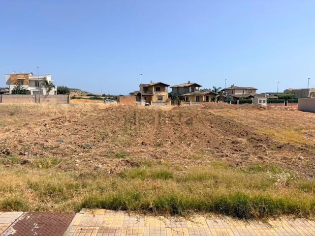 Terreno in vendita di 438 m² in Via Val D&apos Aosta
