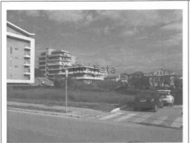 Terreno in vendita di 4390 m² in Viale Gabriele D&apos Annunzio